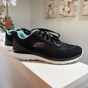 Skechers Women's Black and Teal Sneakers